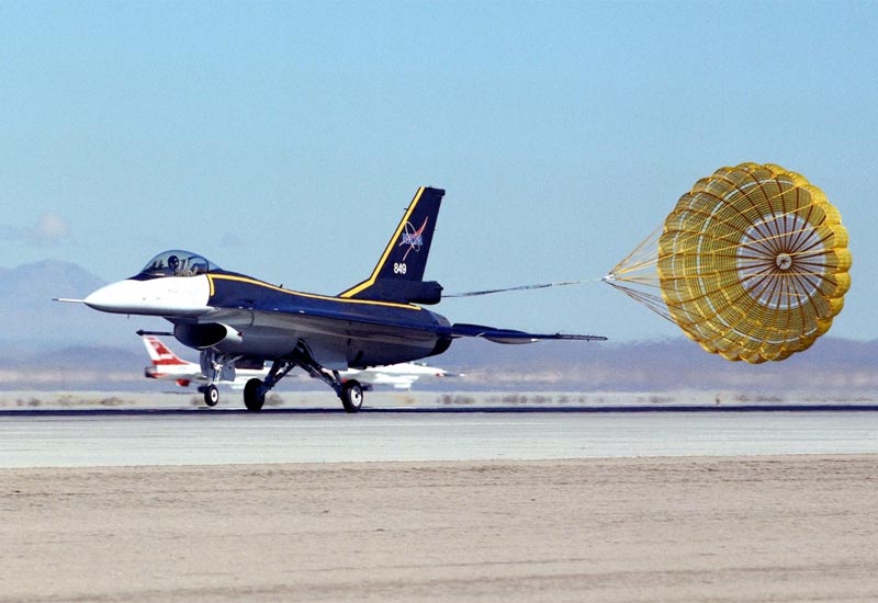Image of the General Dynamics F-16XL