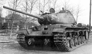 Front left side view of the KV-85 Heavy Tank at rest