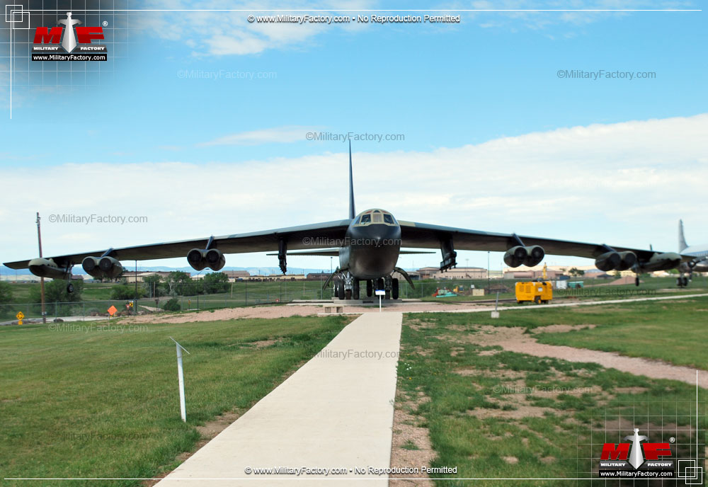 Image of the Boeing B-52 Stratofortress