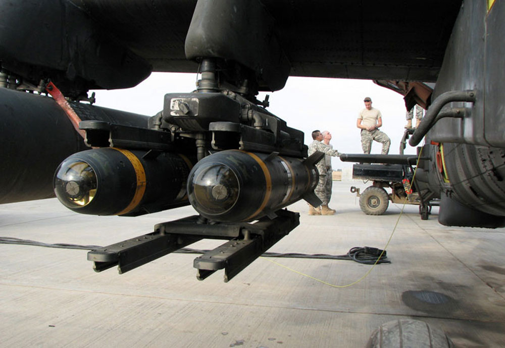 Image of the Boeing (Hughes) AH-64 Apache