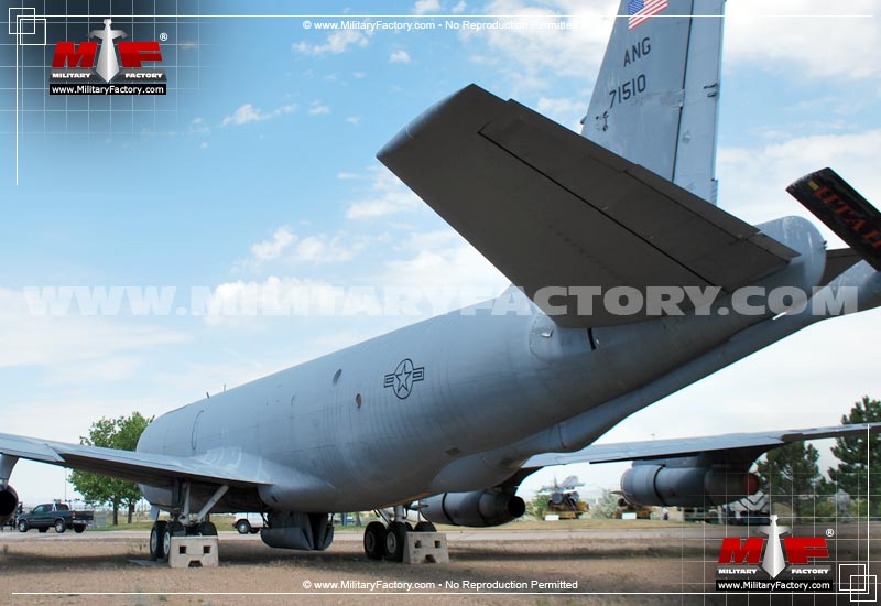 Image of the Boeing KC-135 Stratotanker