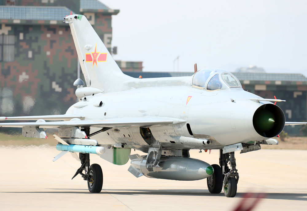 Image of the Chengdu (AVIC) J-7 / F-7 (Fishcan)