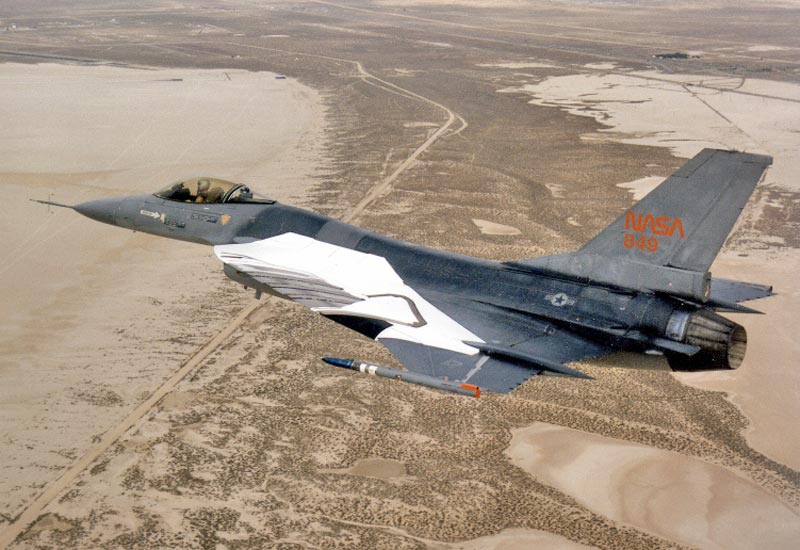 Image of the General Dynamics F-16XL