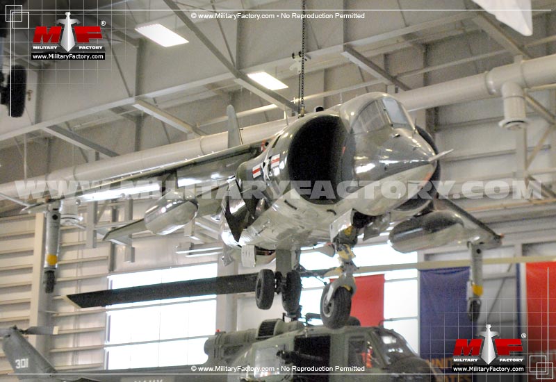 Image of the Hawker Siddeley Harrier / AV-8A