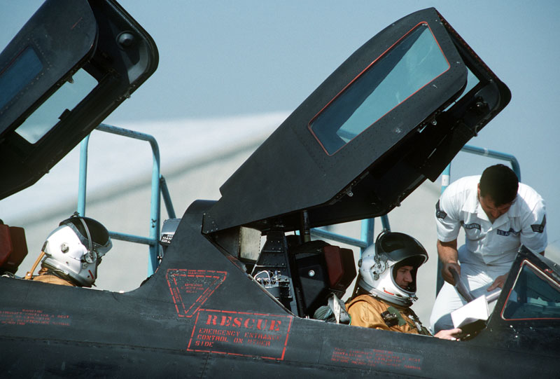 Image of the Lockheed SR-71 (Blackbird)