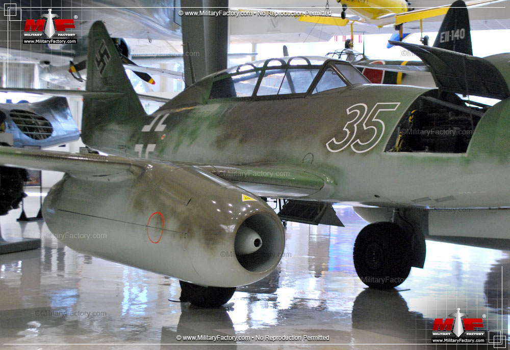 Image of the Messerschmitt Me 262 (Schwalbe / Sturmvogel)