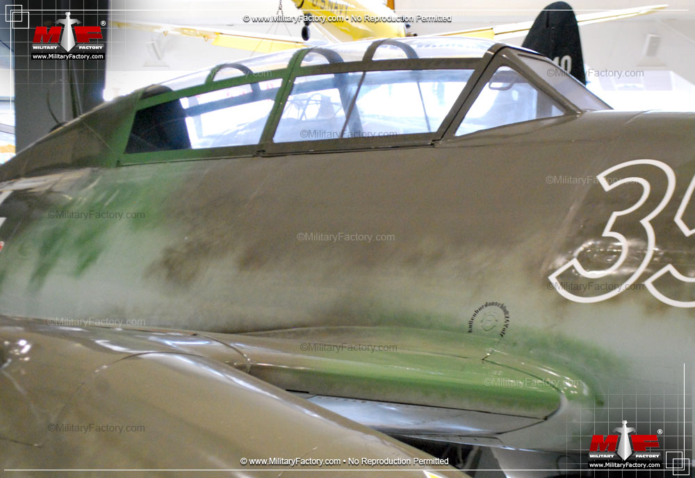 Image of the Messerschmitt Me 262 (Schwalbe / Sturmvogel)