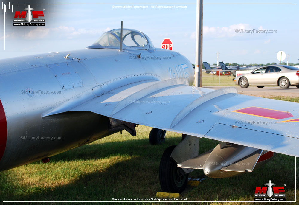 Image of the Mikoyan-Gurevich MiG-15 (Fagot)