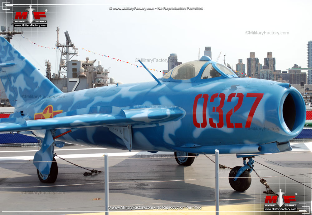 Master 1/48 Mikoyan MiG-17A/MiG-17P/MiG-17F Gun Canons & Pit Fresco A,B,C 
