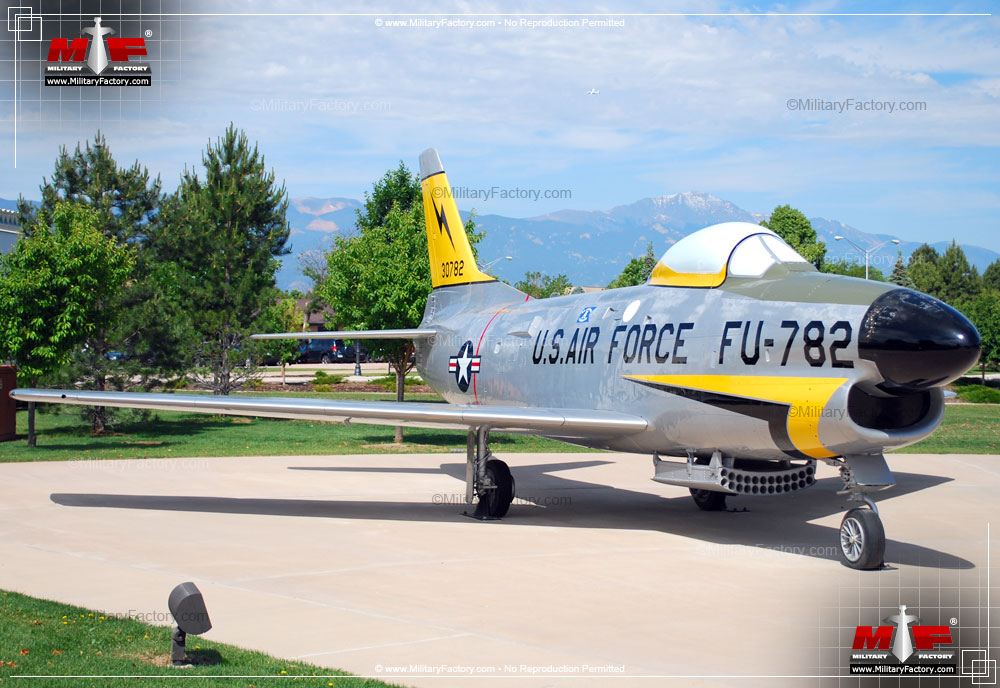 Image of the North American F-86D/K/L (Sabre Dog)