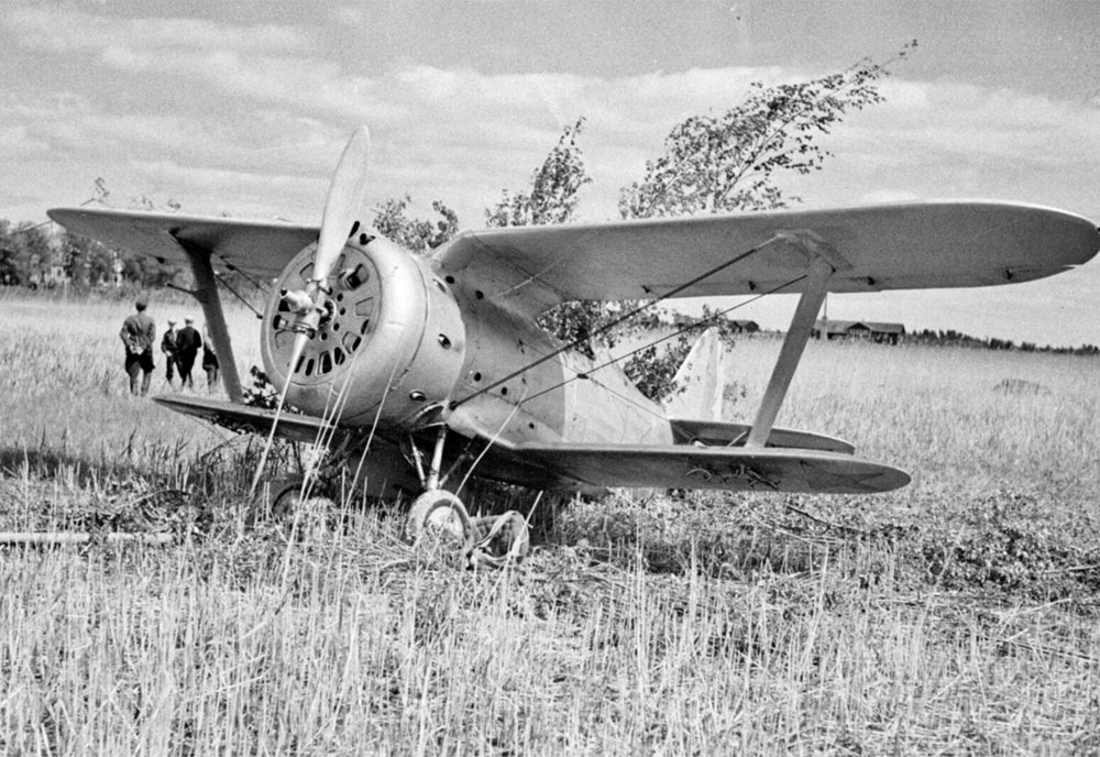 Image of the Polikarpov I-153 (Chaika)