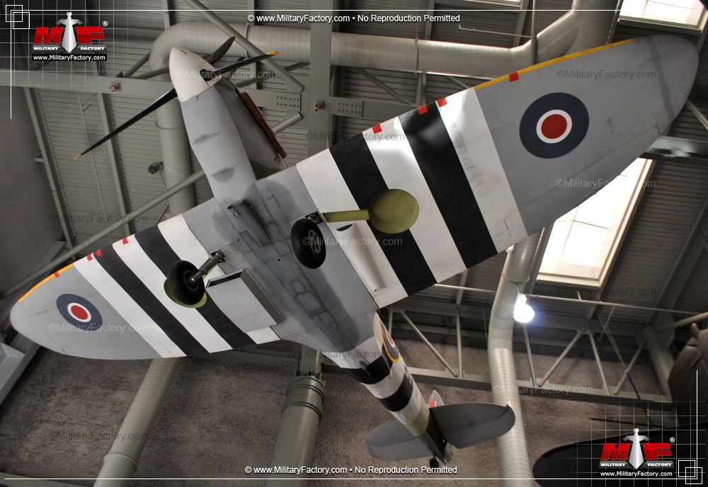 Details about   Military Aircraft 1:72 Spitfire Lancaster Bomber F15 Messerschmitt Lockheed etc. 