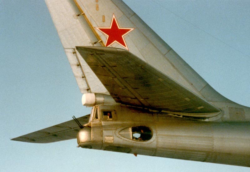 Image of the Tupolev Tu-142 (Bear)