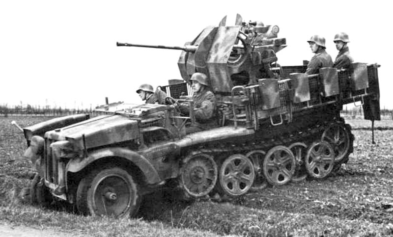 Image of the SdKfz 10 leichter ZugKraftwagen lt