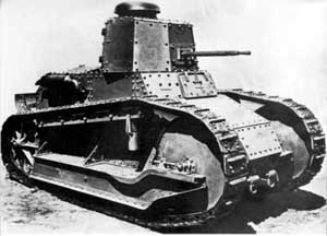 Front right side view of the Fiat 3000 Model 21 light tank