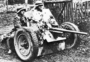 Front right side view of the PaK 35/36; note smooth barrel muzzle