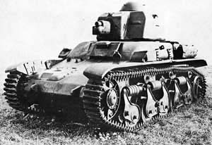 Front left side view of the French Renault R35 light tank at rest