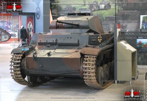 WWII German Panzer II Ausf.D FloZ 1/72 finished tank model 