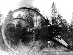 Image from the Public Domain. Not size of personnel on the tank indicating the true size of the Tsar vehicle.