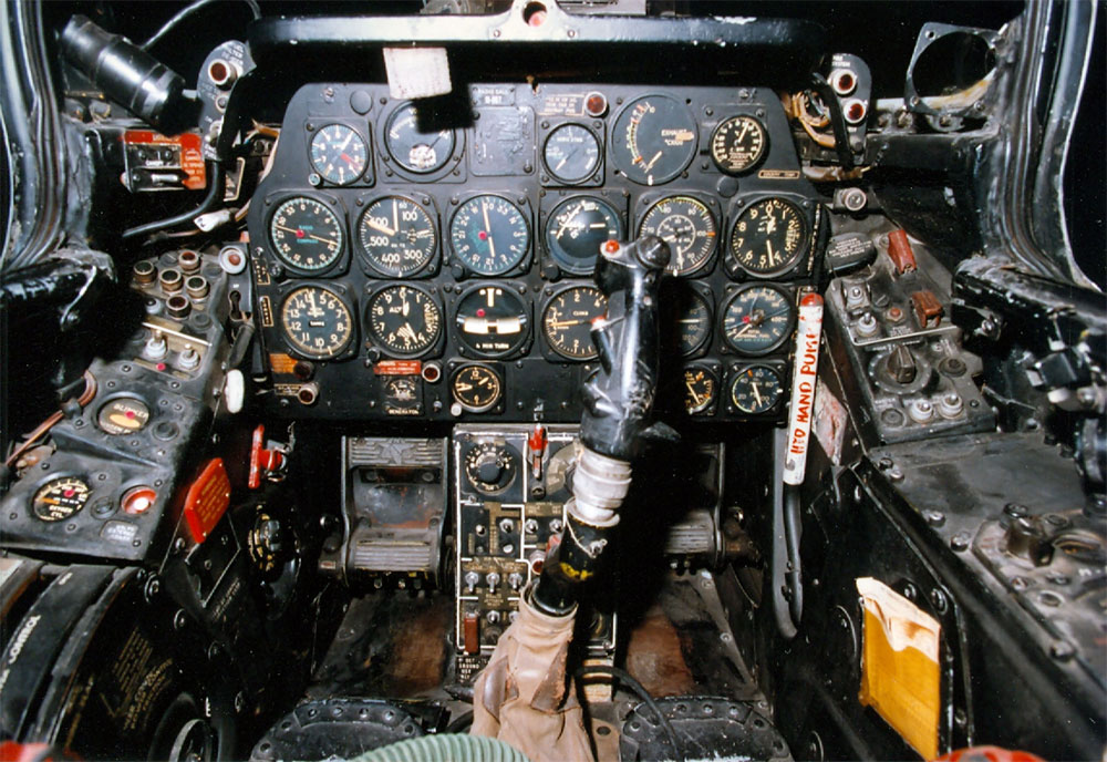 Cockpit image of the North American F-86D Sabre