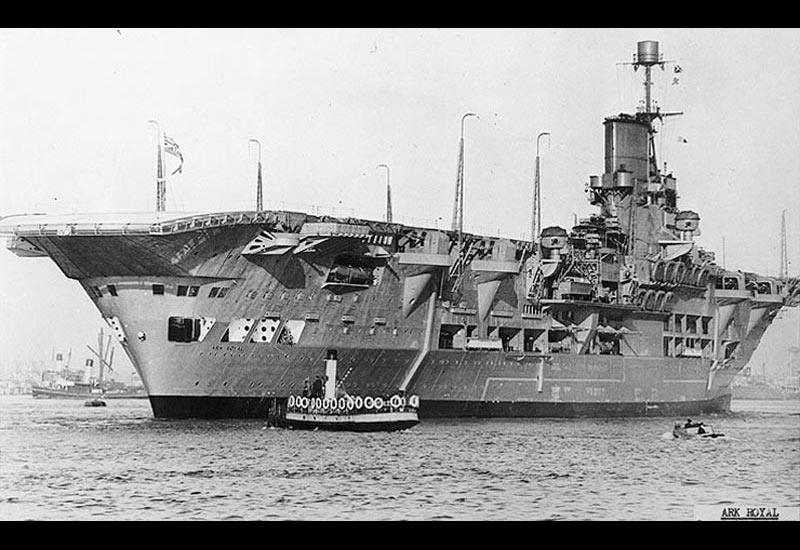 Image of the HMS Ark Royal (91)