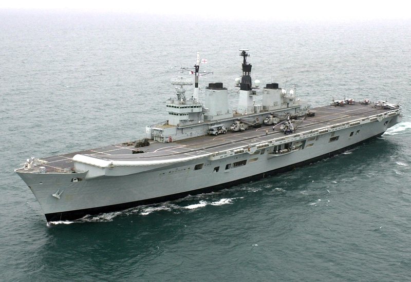 Image of the HMS Illustrious (R06)