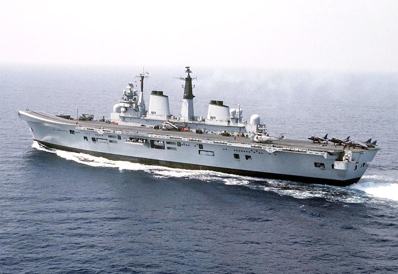 Image of the HMS Invincible (R05)