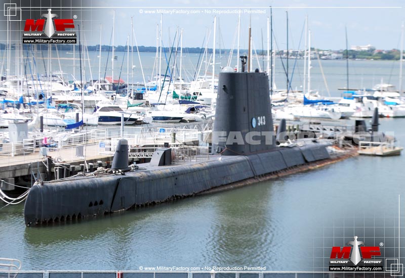 Image of the USS Clamagore (SS-343)