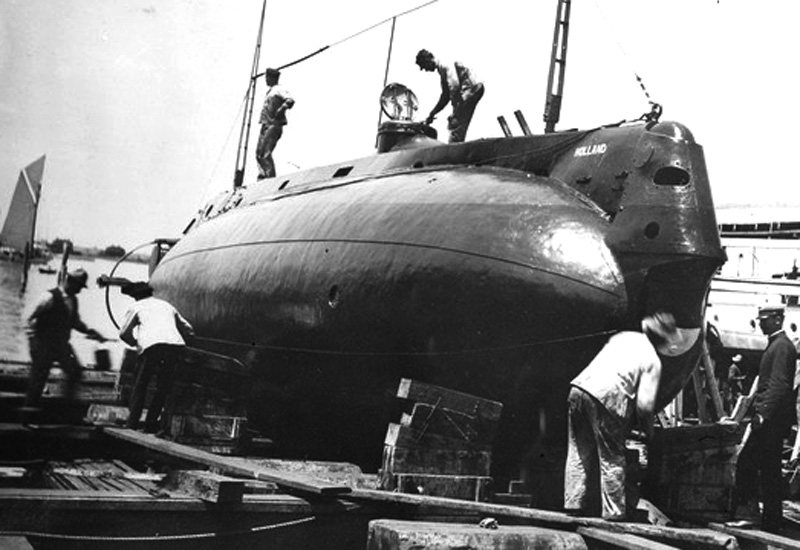 Image of the USS Holland (SS-1)