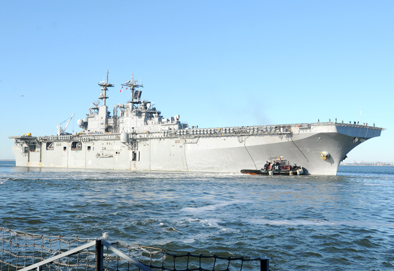 Image of the USS Kearsarge (LHD-3)