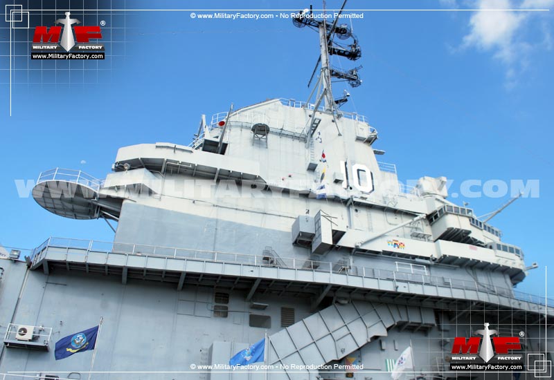 Image of the USS Yorktown (CV-10 / CVA-10 / CVS-10)