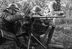 A crew tends to their Hotchkiss M1914 machine gun during World War 1